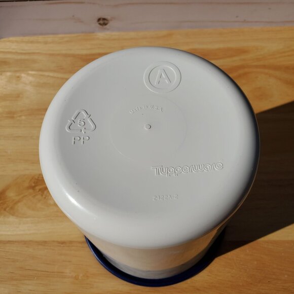 Vintage Tupperware Design Advantage 1992 White & Blue Storage Container with Lid - Picture 4 of 9